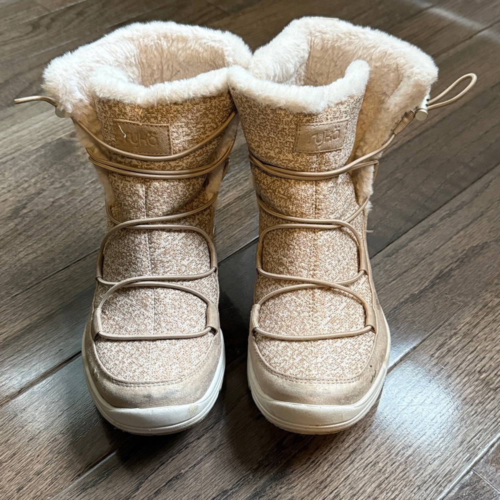 Ryka Aubonne Ankle boots, winter, soft pink, size 8